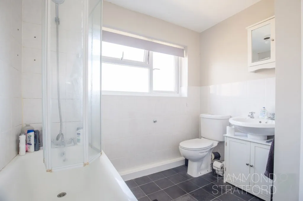 Halford Close, Attleborough, photo 10