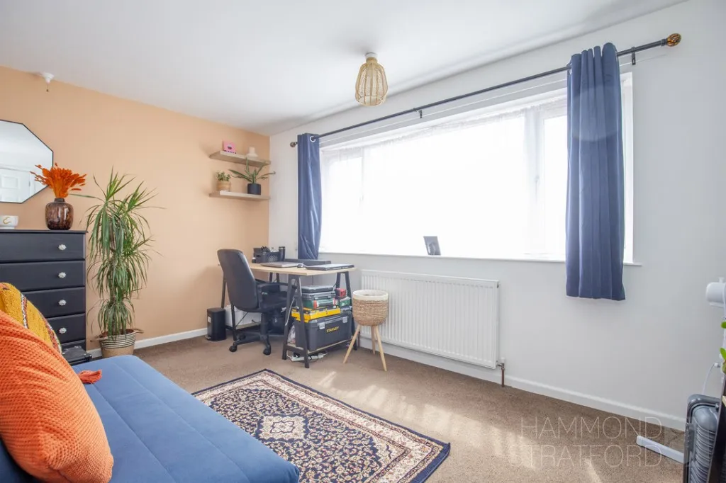 Halford Close, Attleborough, photo 9