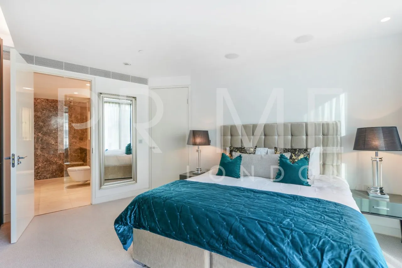 The Tower, One St George Wharf, SW8, photo 7