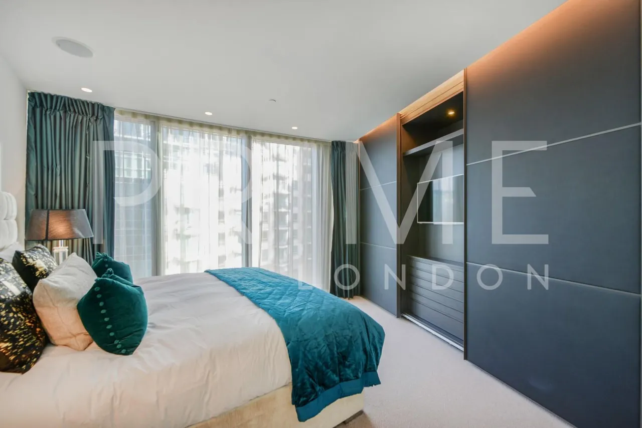 The Tower, One St George Wharf, SW8, photo 6