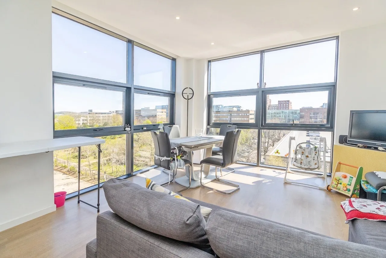 2 bed flat for sale — Silbury Boulevard, Milton Keynes, Buckinghamshire, MK9