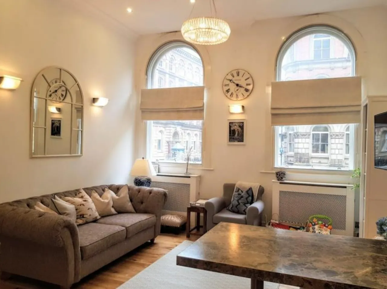 2 bed flat to rent — Wellington Street