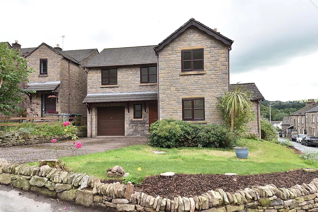 4 bed house to rent, Cocksheadhey Road, Bollington, SK10