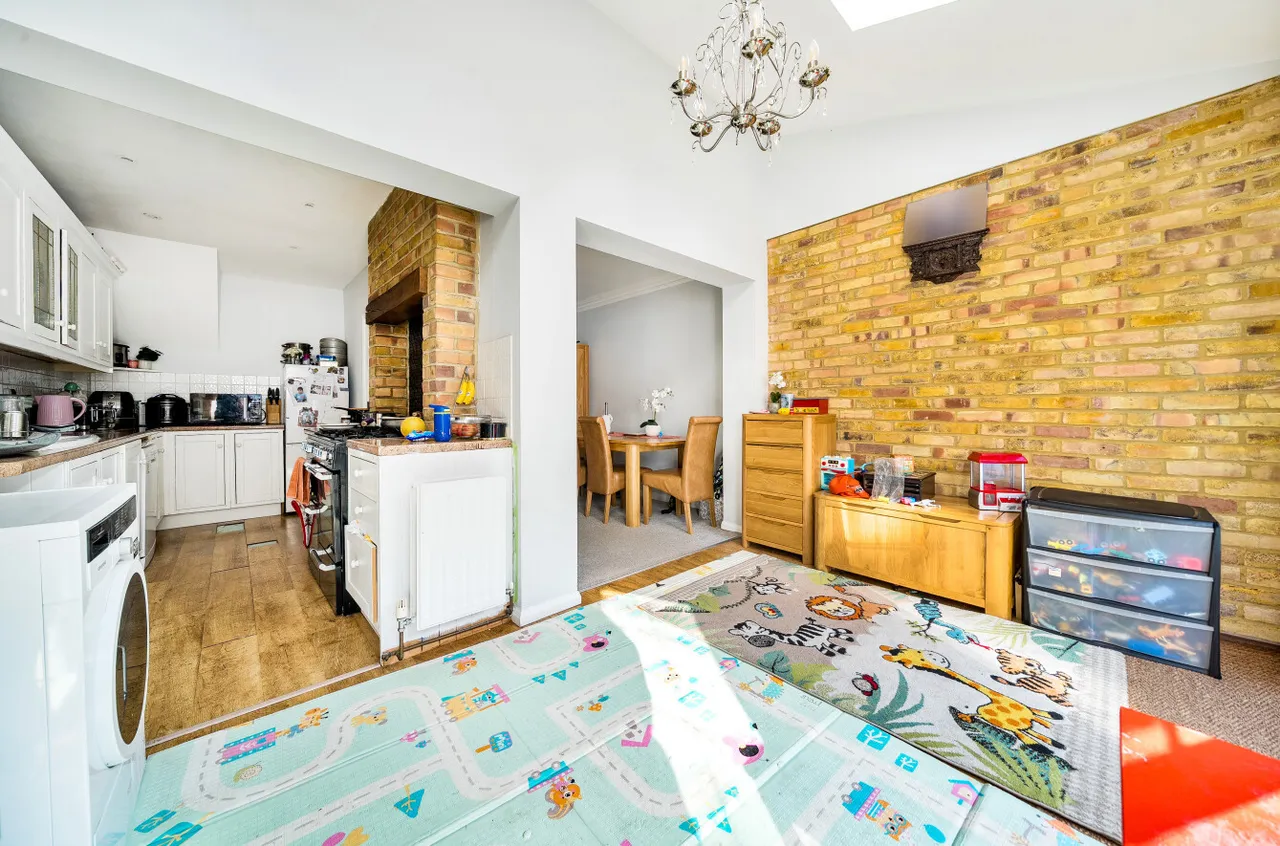 Oakfields, Guildford, GU3, photo 15