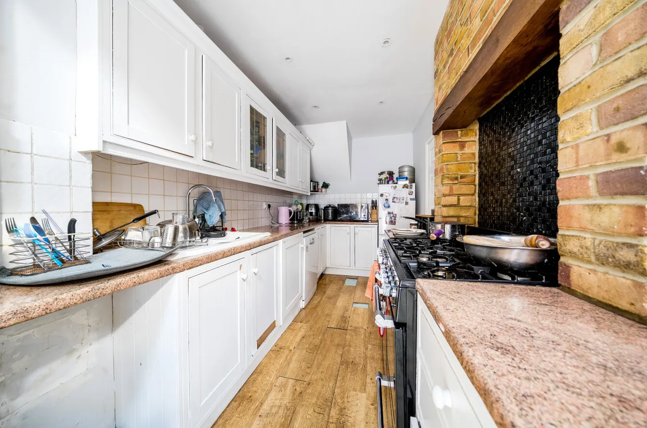 Oakfields, Guildford, GU3, photo 5