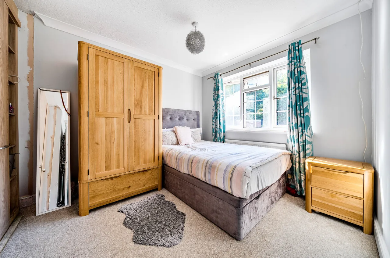 Oakfields, Guildford, GU3, photo 9