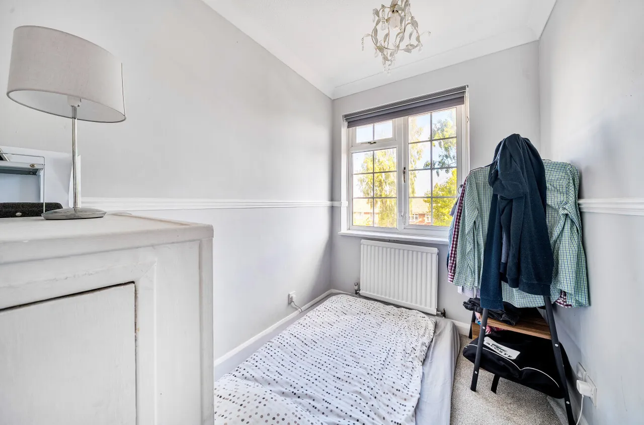 Oakfields, Guildford, GU3, photo 10
