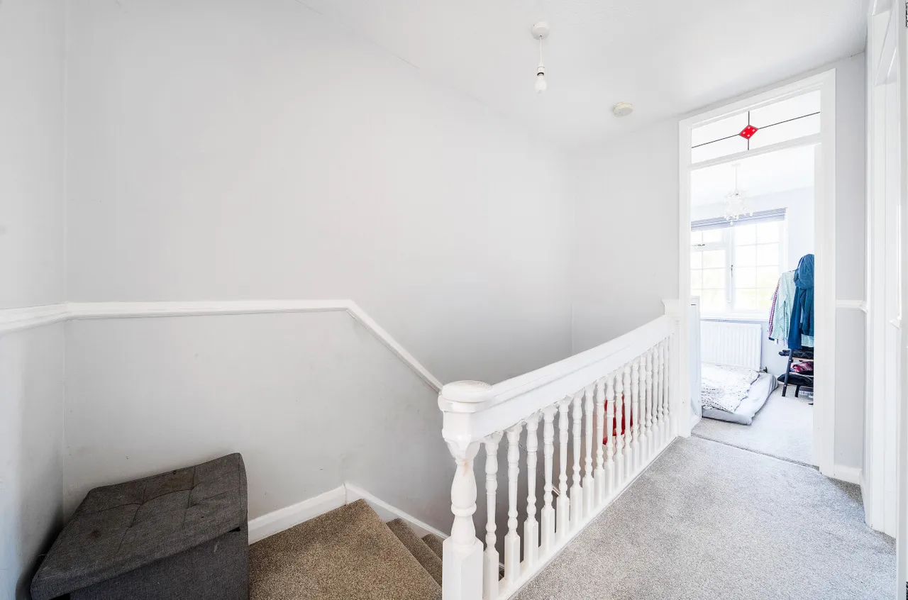 Oakfields, Guildford, GU3, photo 12