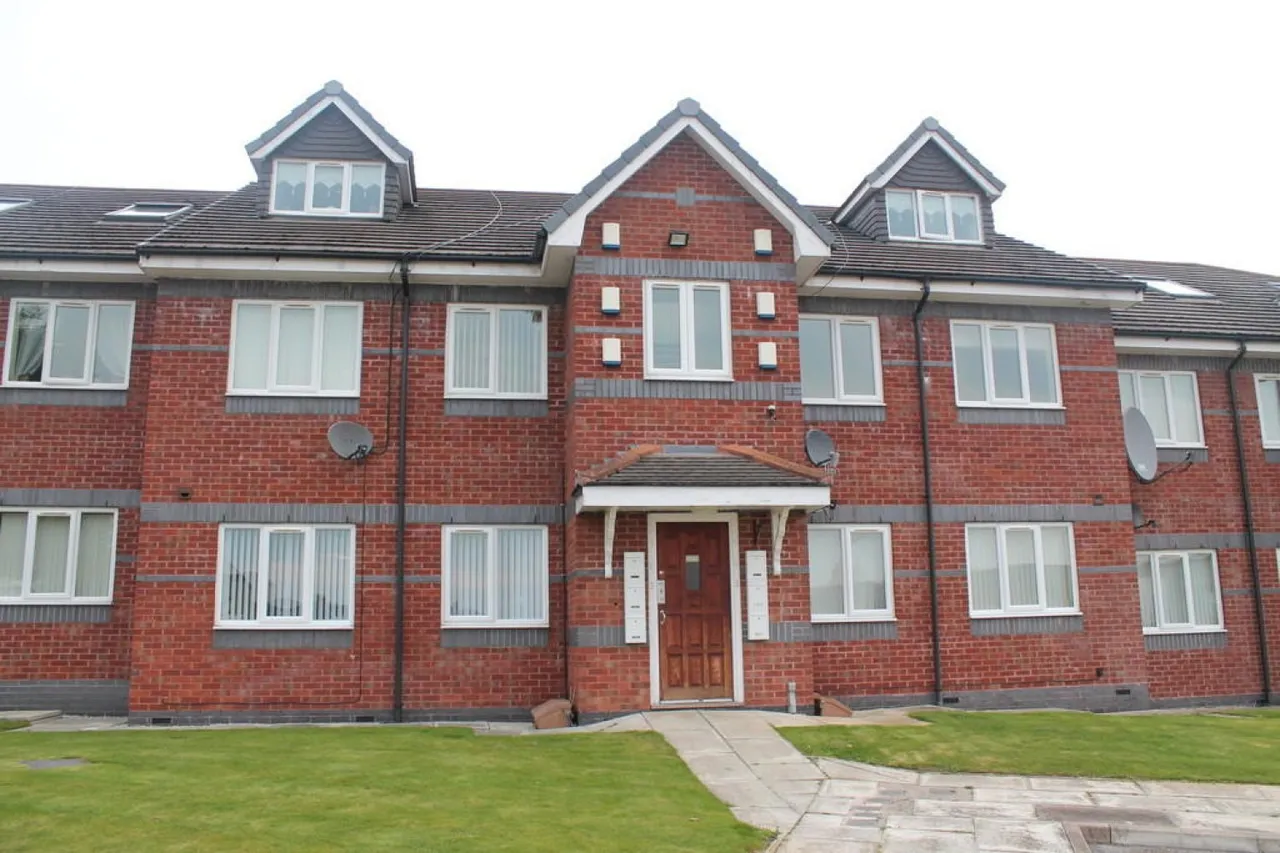 2 bed flat to rent, Randle Mews, Widnes, WA8