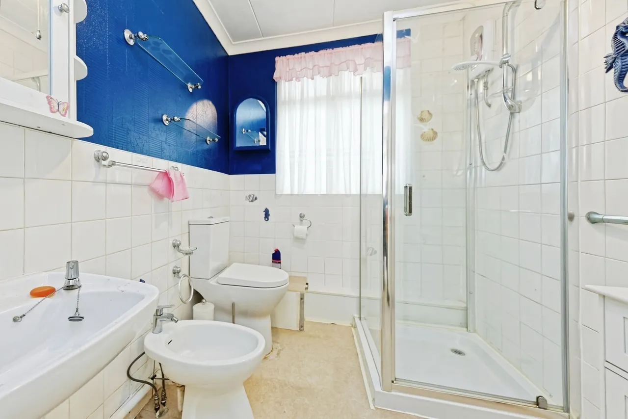 Farthingloe Road, Dover, Kent, CT17, photo 16