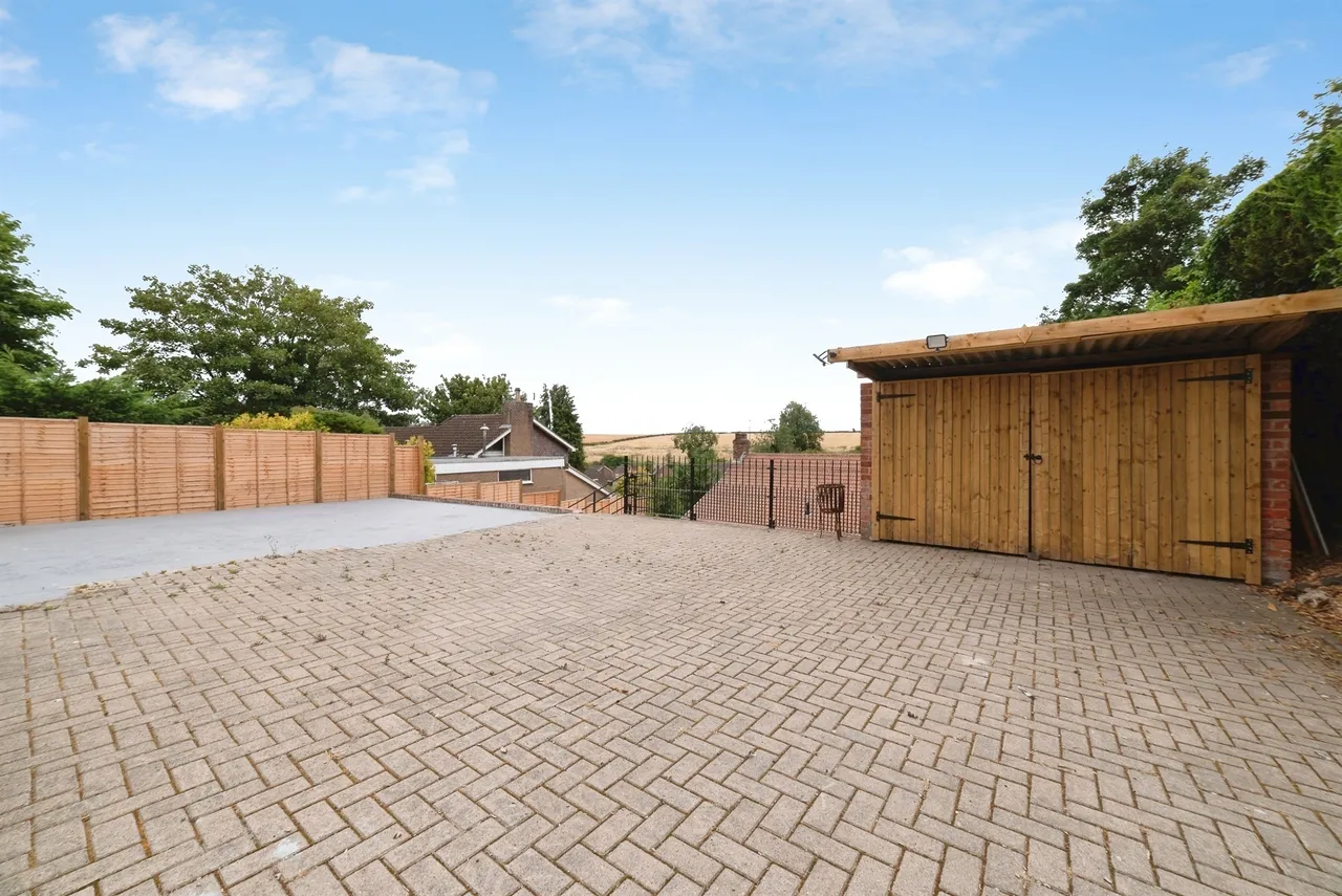 Old Village Road, Little Weighton, HU20, photo 22