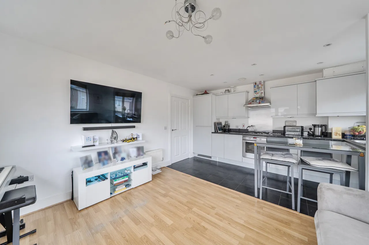 Wren Lane, Ruislip, HA4, photo 13