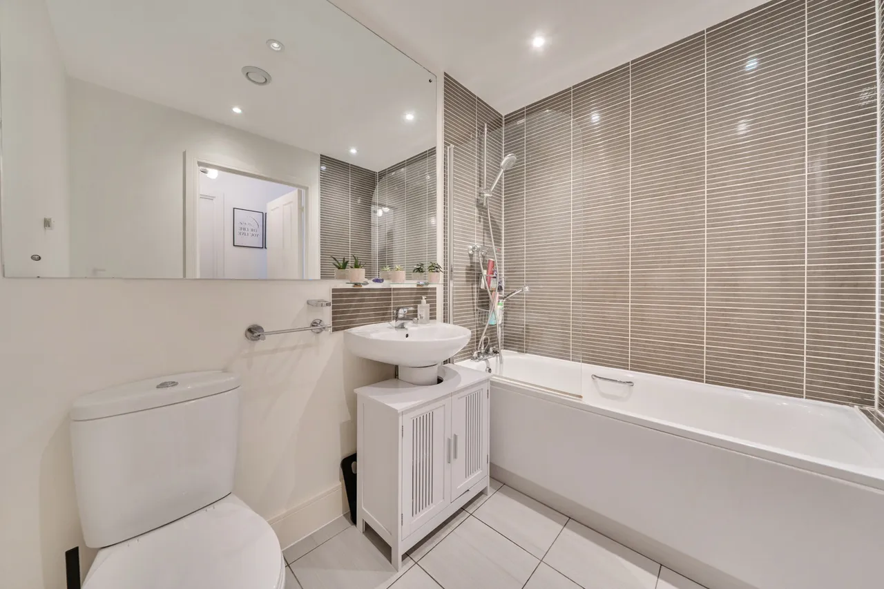 Wren Lane, Ruislip, HA4, photo 8