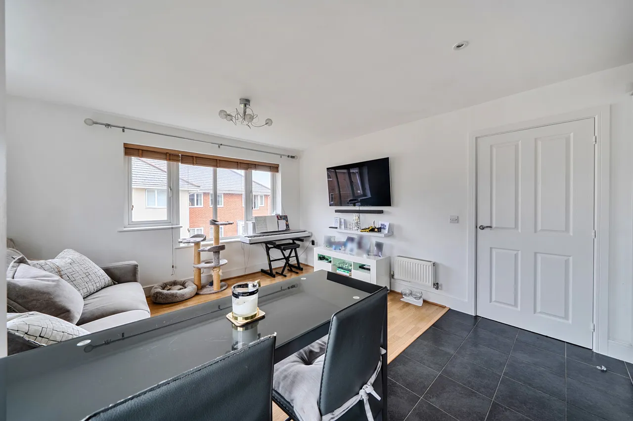 Wren Lane, Ruislip, HA4, photo 11