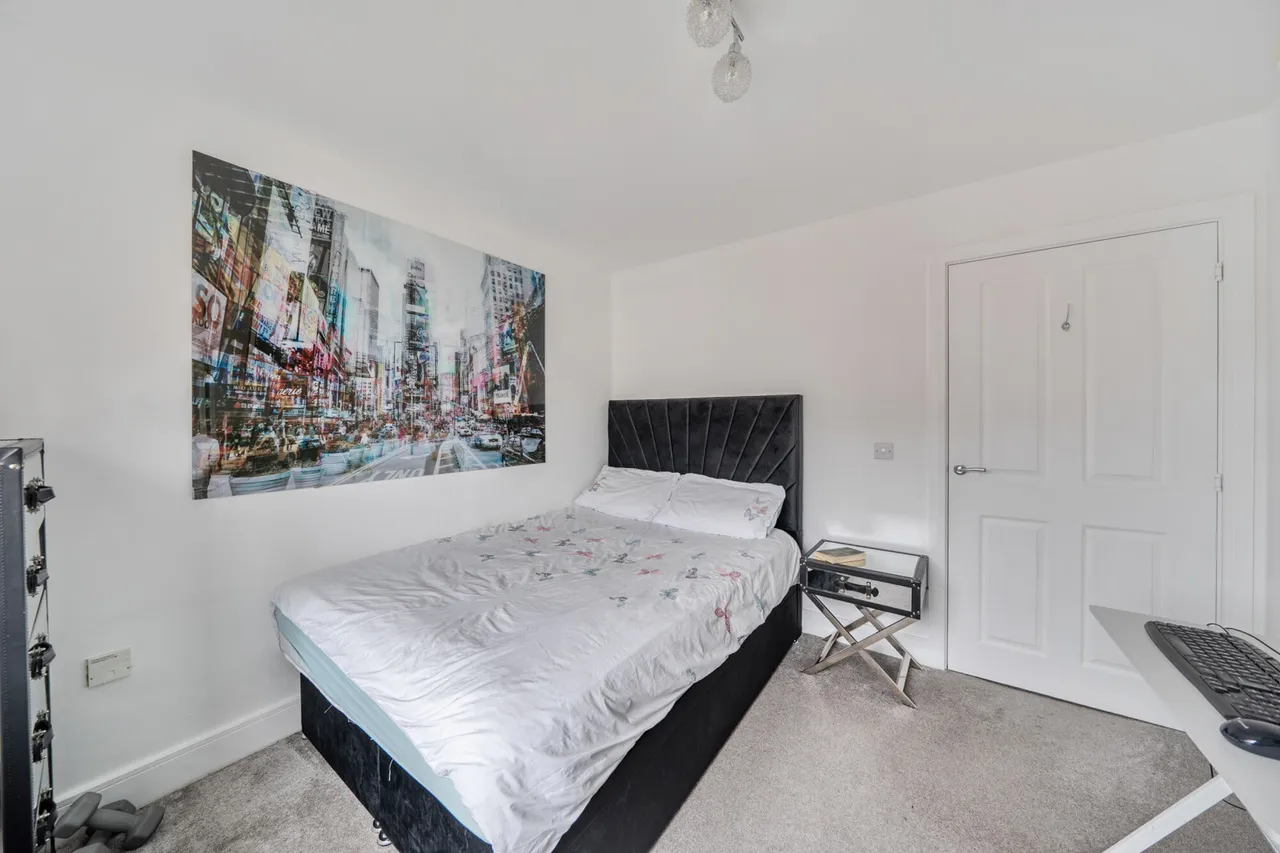 Wren Lane, Ruislip, HA4, photo 14
