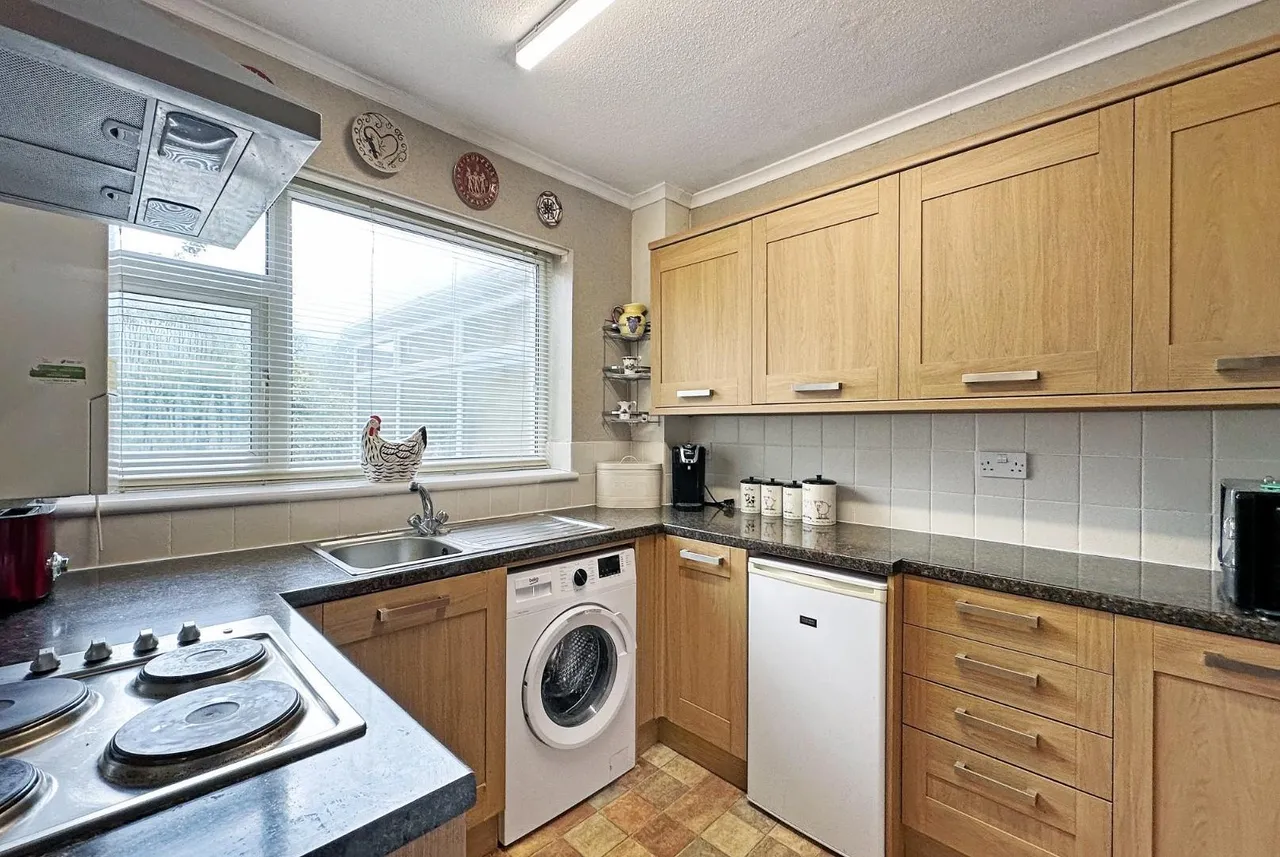 Kersal Drive, Timperley WA15 6UX, photo 12