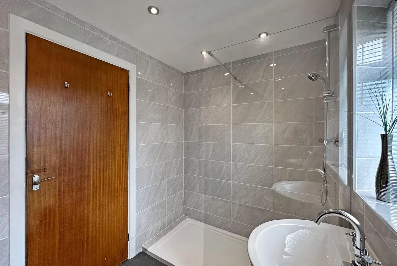 Kersal Drive, Timperley WA15 6UX, photo 24