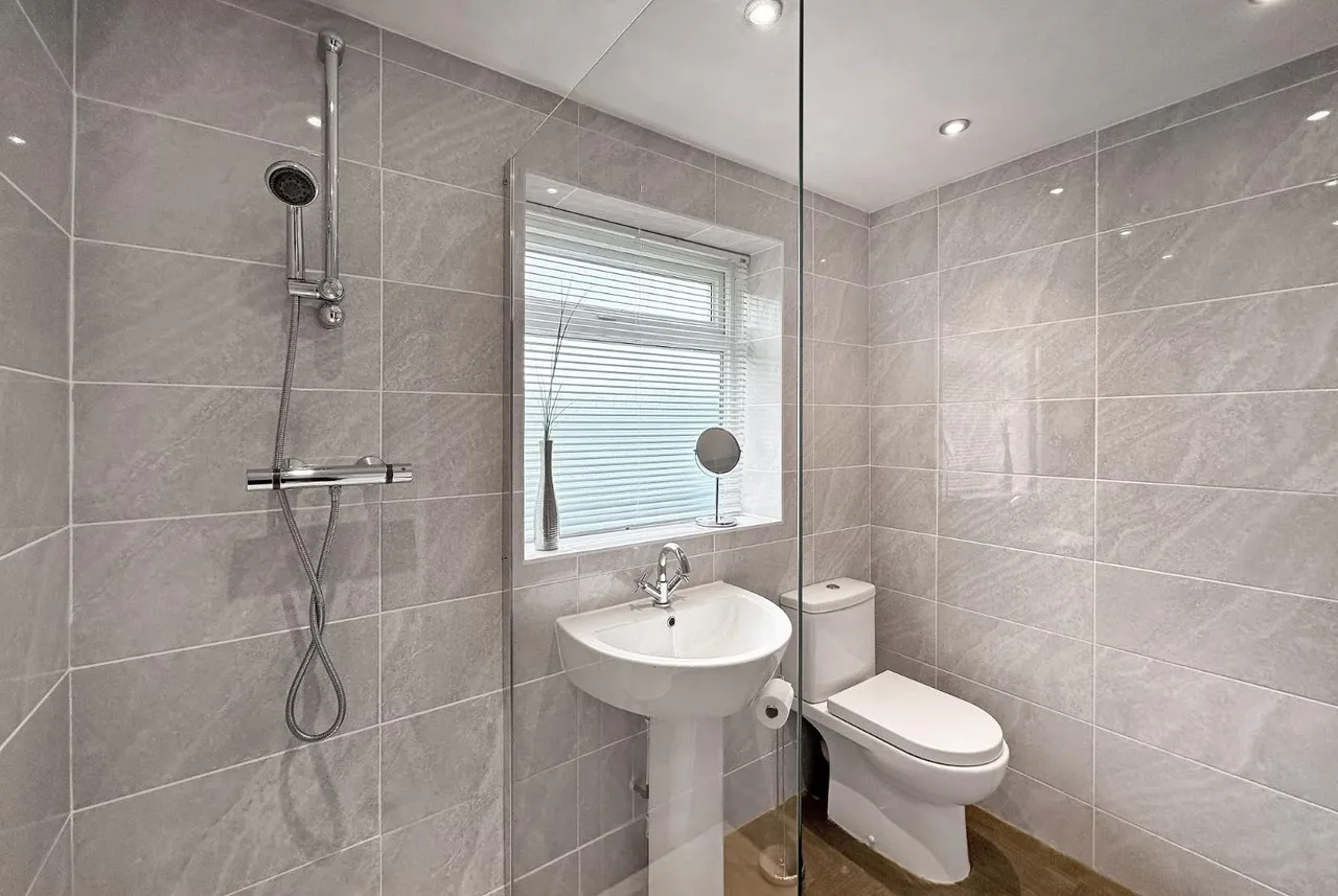 Kersal Drive, Timperley WA15 6UX, photo 23