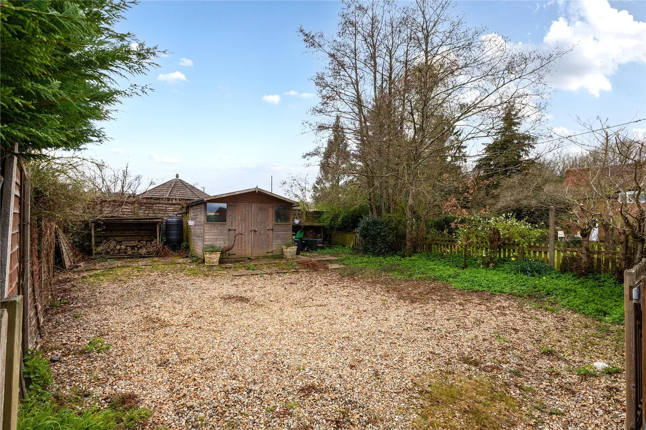 Tilford Road, Churt, GU10, photo 8
