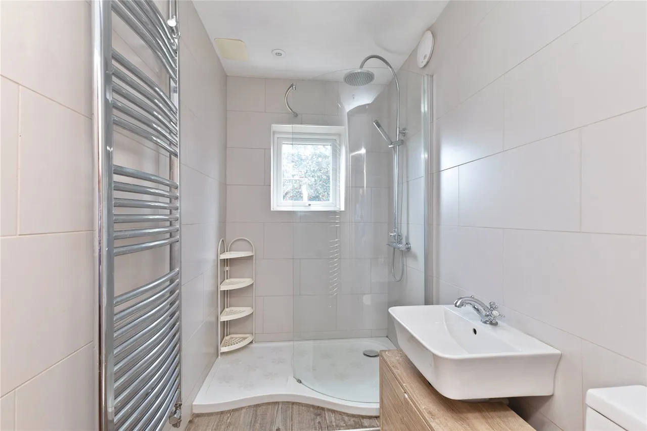 Tilford Road, Churt, GU10, photo 13