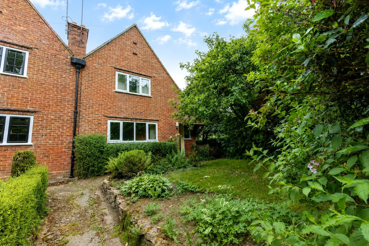 Tilford Road, Churt, GU10, photo 9
