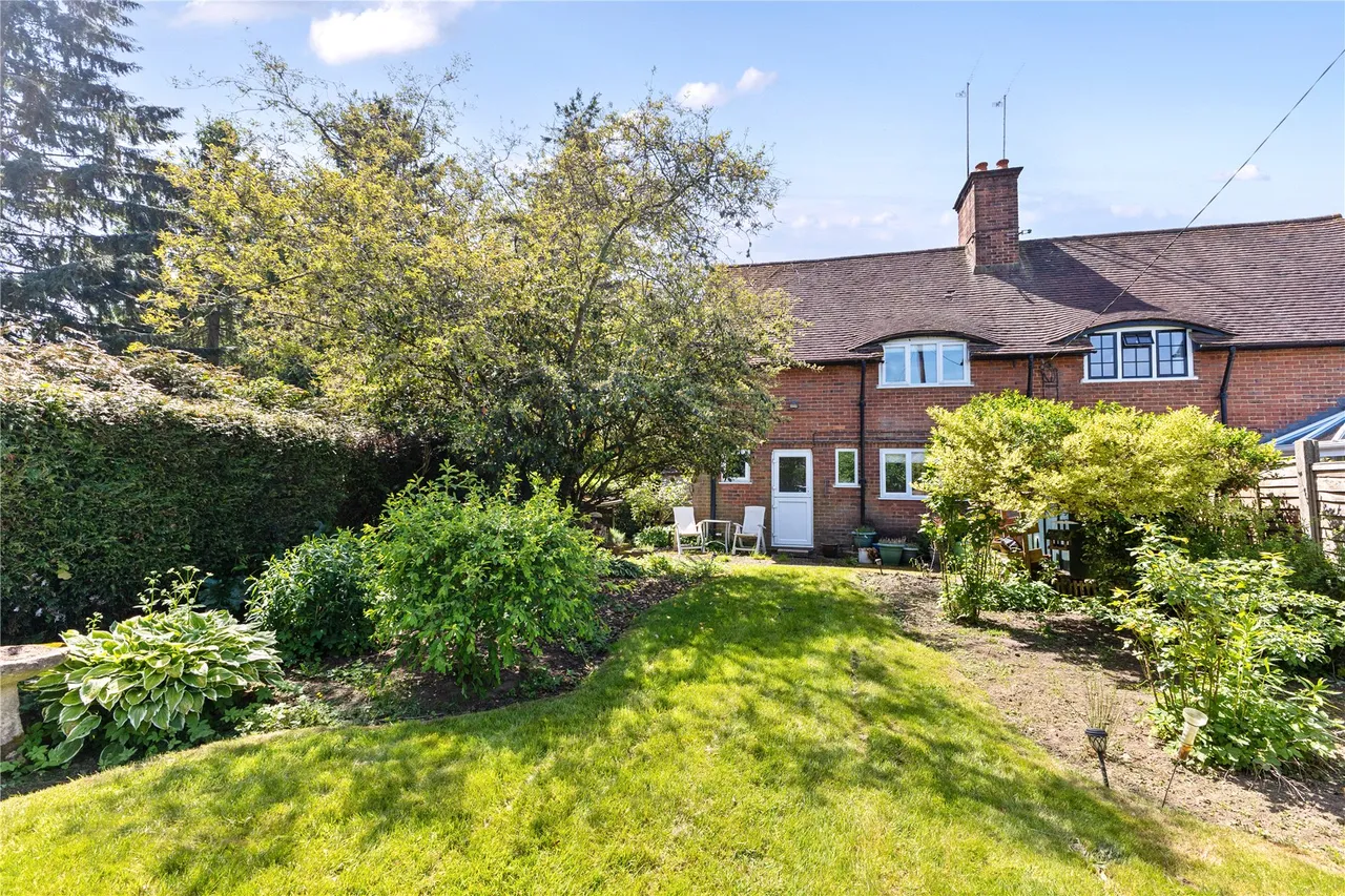 Tilford Road, Churt, GU10, photo 16