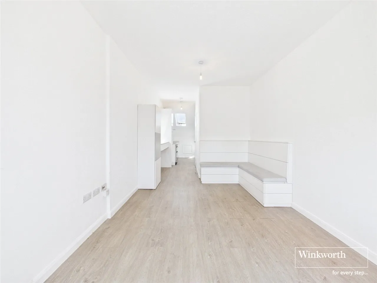 Finchley Lane, Hendon, London, NW4, photo 5