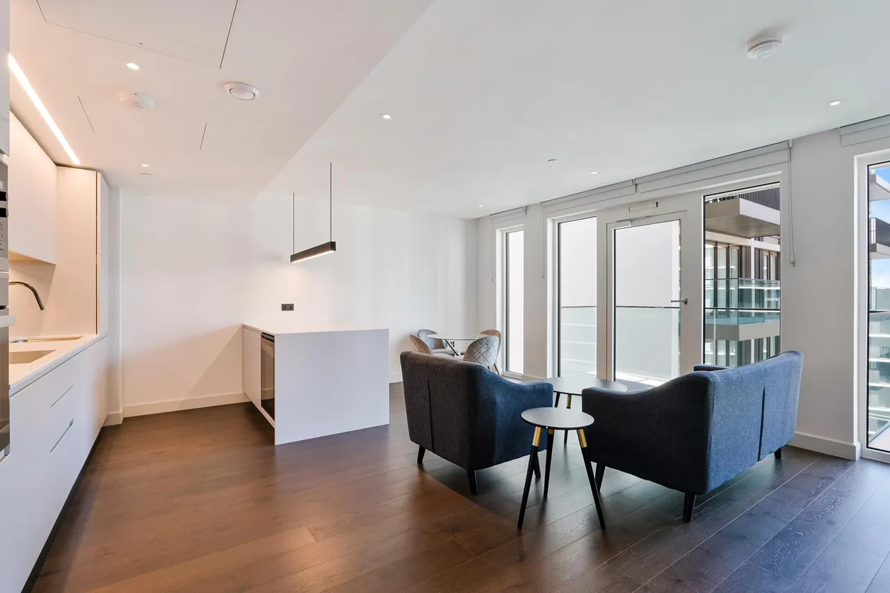 2 bed flat for sale, Belvedere Row, Fountain Park Way, W12