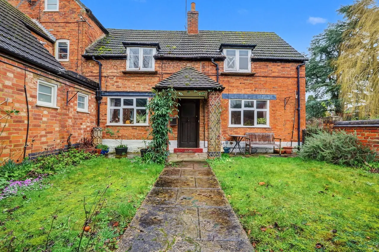 2 bed house for sale — Rushes Lane, Lubenham, Market Harborough