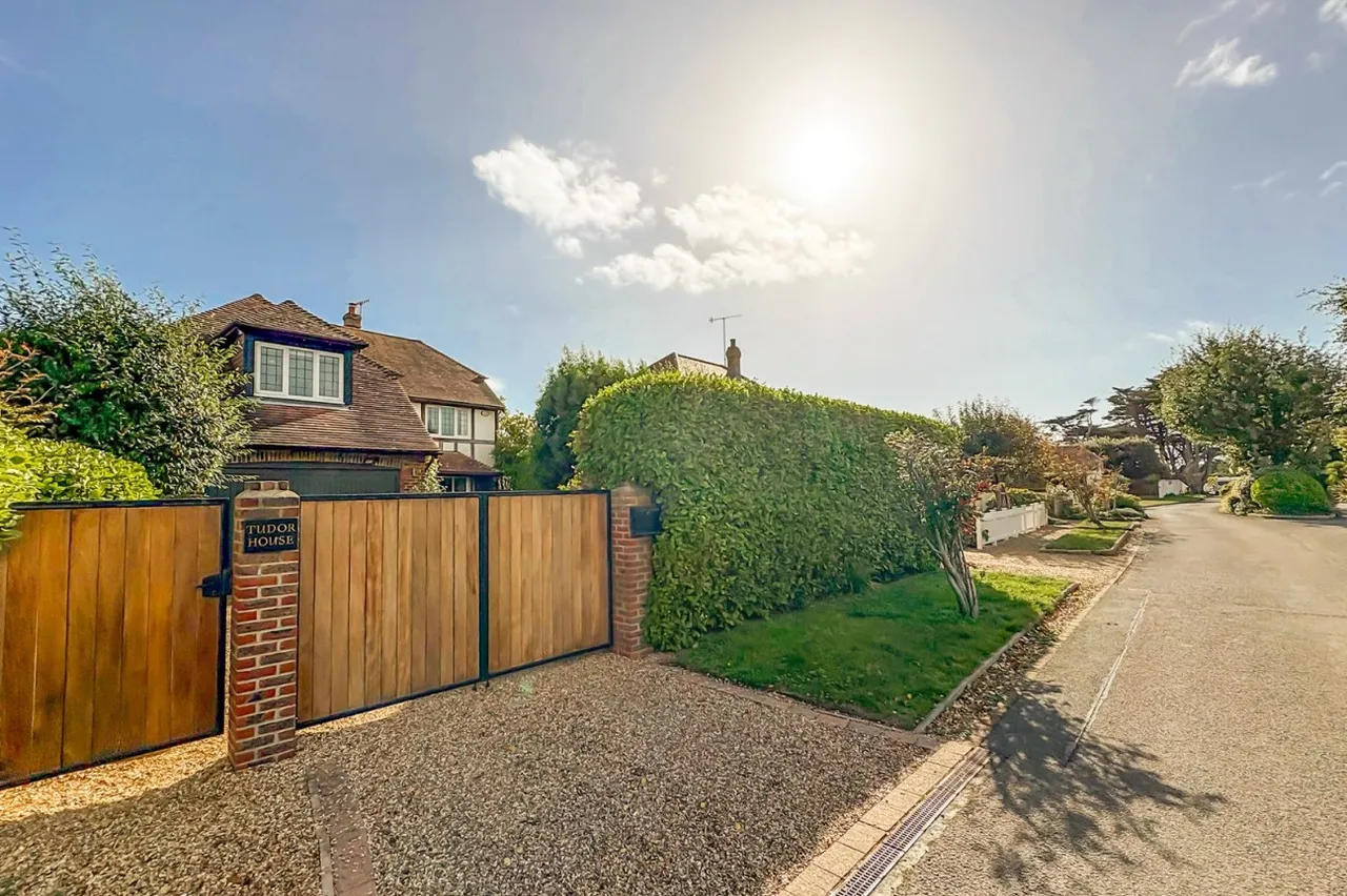 East Preston, BN16, photo 10