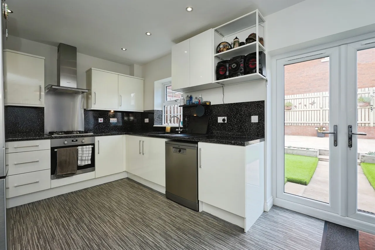Mayfield Avenue, Wyke, Bradford, photo 2