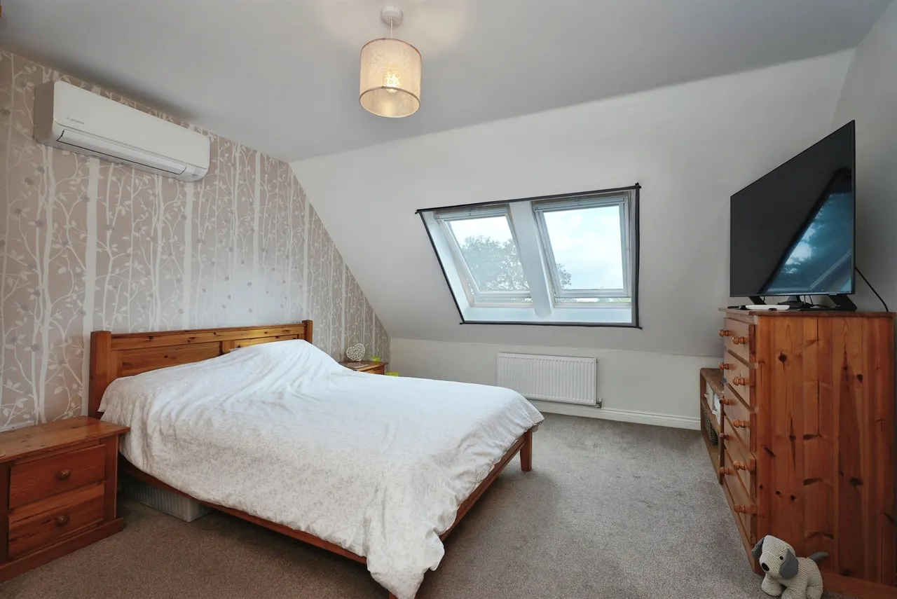 Mayfield Avenue, Wyke, Bradford, photo 11