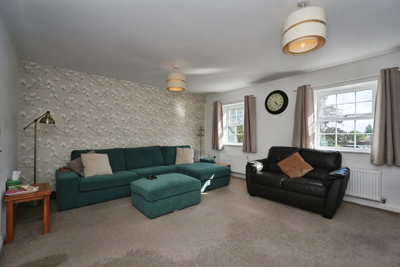 Mayfield Avenue, Wyke, Bradford, photo 5
