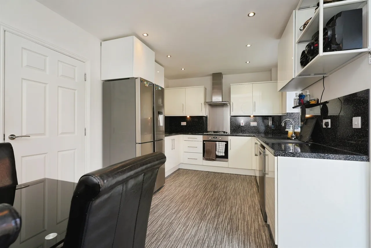 Mayfield Avenue, Wyke, Bradford, photo 7