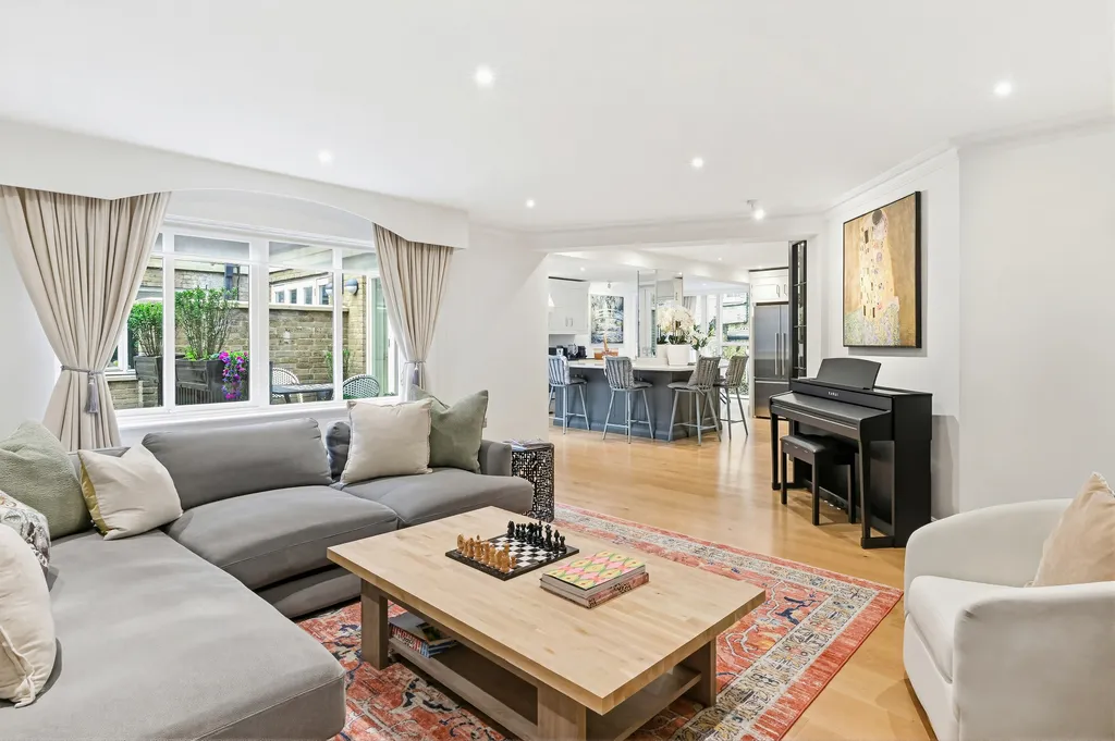 4 bed property to rent, Onslow Mews East, London, SW7