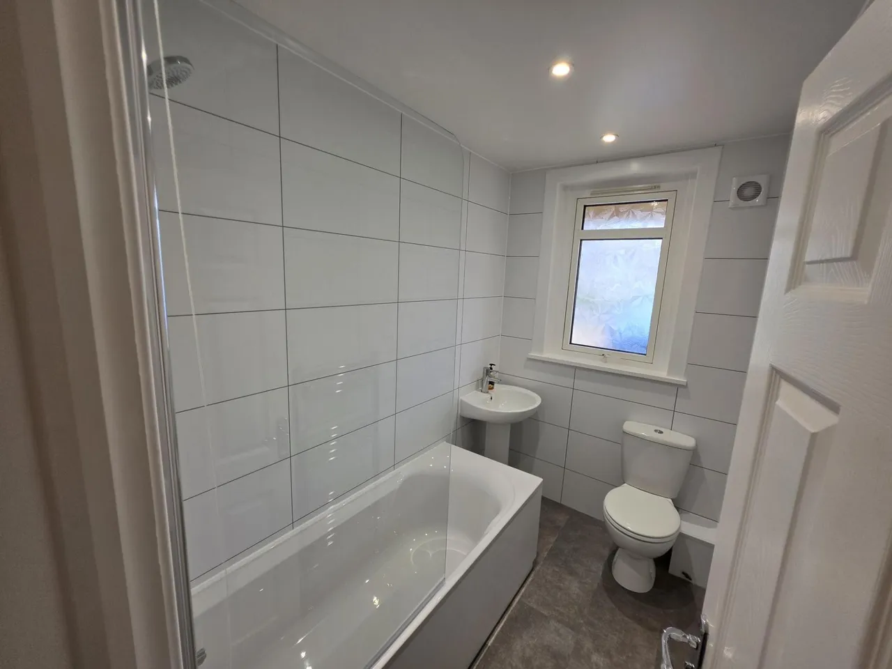 Windsor Crescent, Maddiston, FK2, photo 3