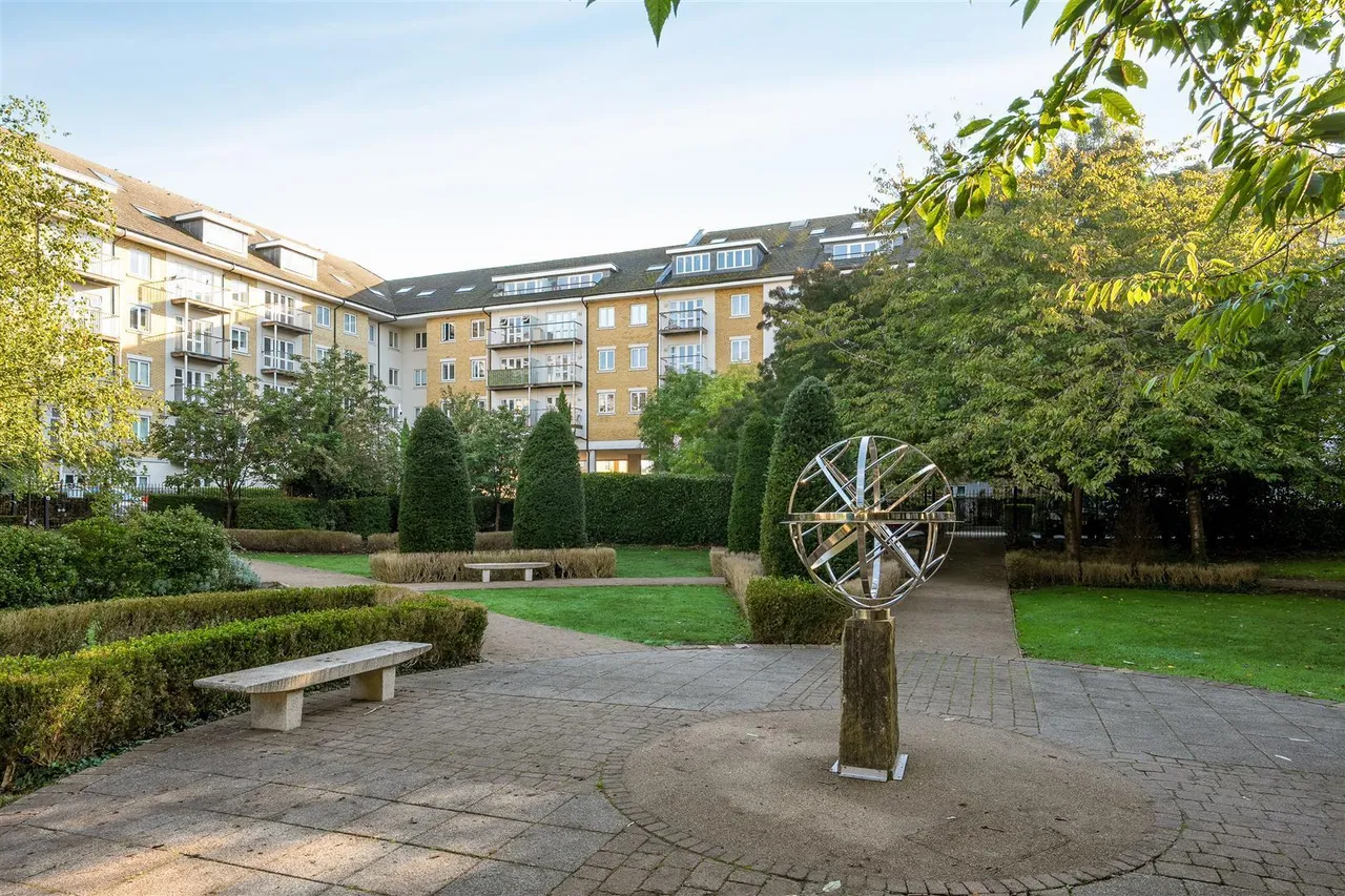 Park Lodge Avenue, West Drayton, UB7, photo 4