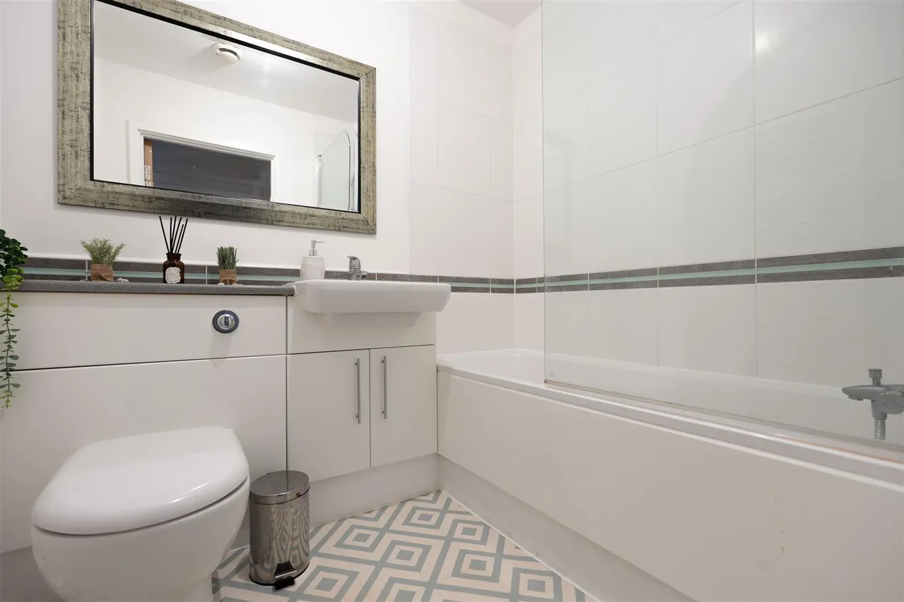 Park Lodge Avenue, West Drayton, UB7, photo 14