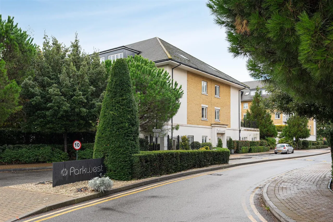Park Lodge Avenue, West Drayton, UB7, photo 10