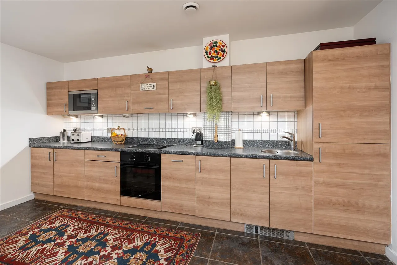 Park Lodge Avenue, West Drayton, UB7, photo 3