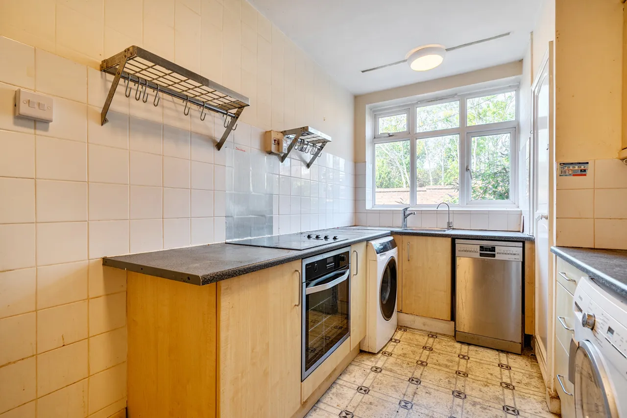 Cervantes Court, Northwood, HA6, photo 5