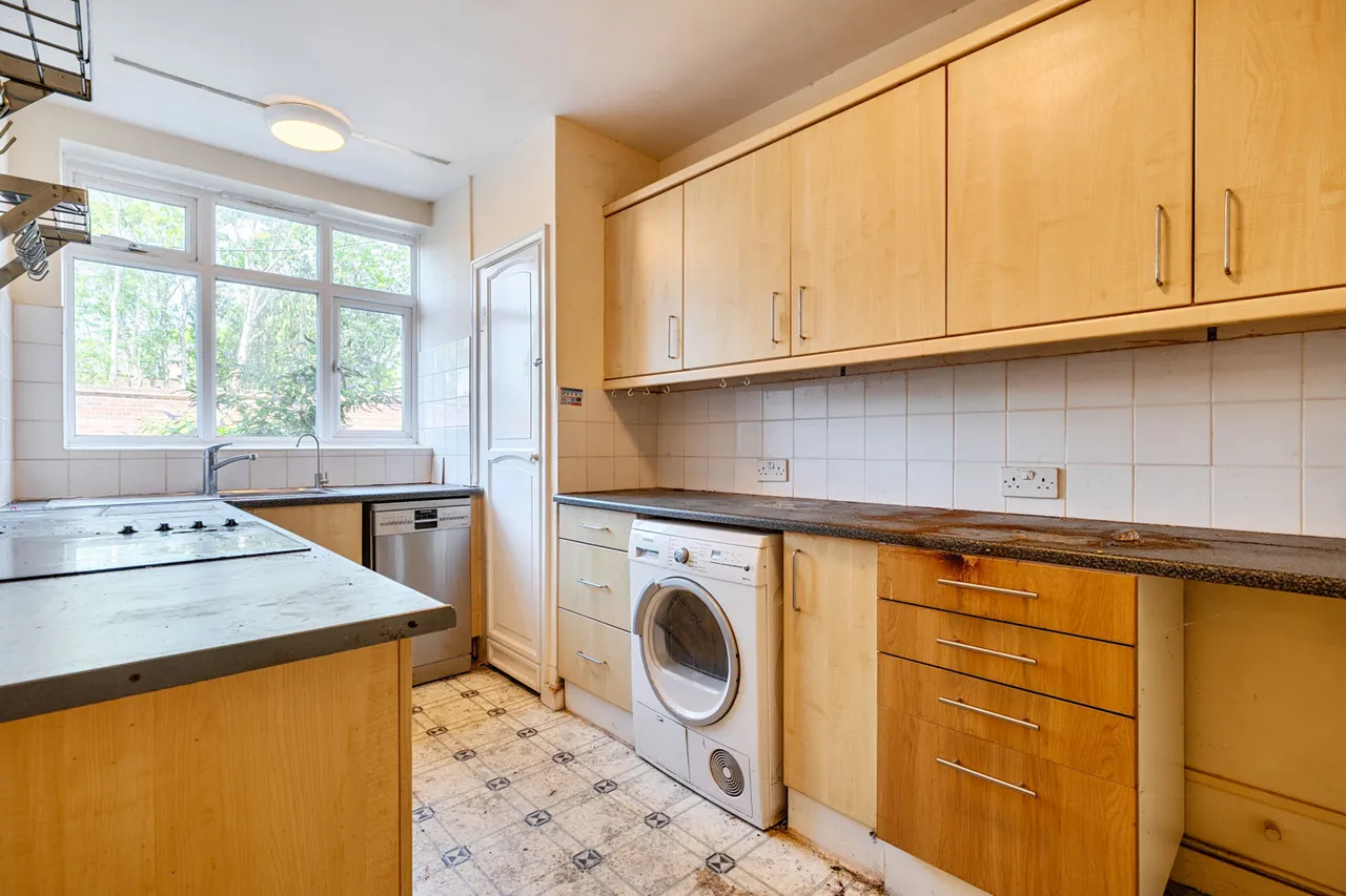 Cervantes Court, Northwood, HA6, photo 12