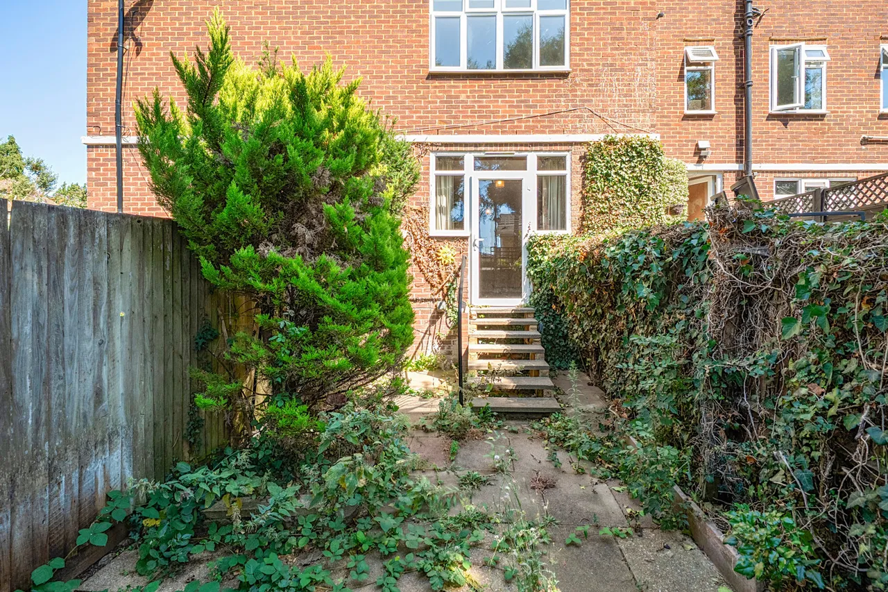 Cervantes Court, Northwood, HA6, photo 14