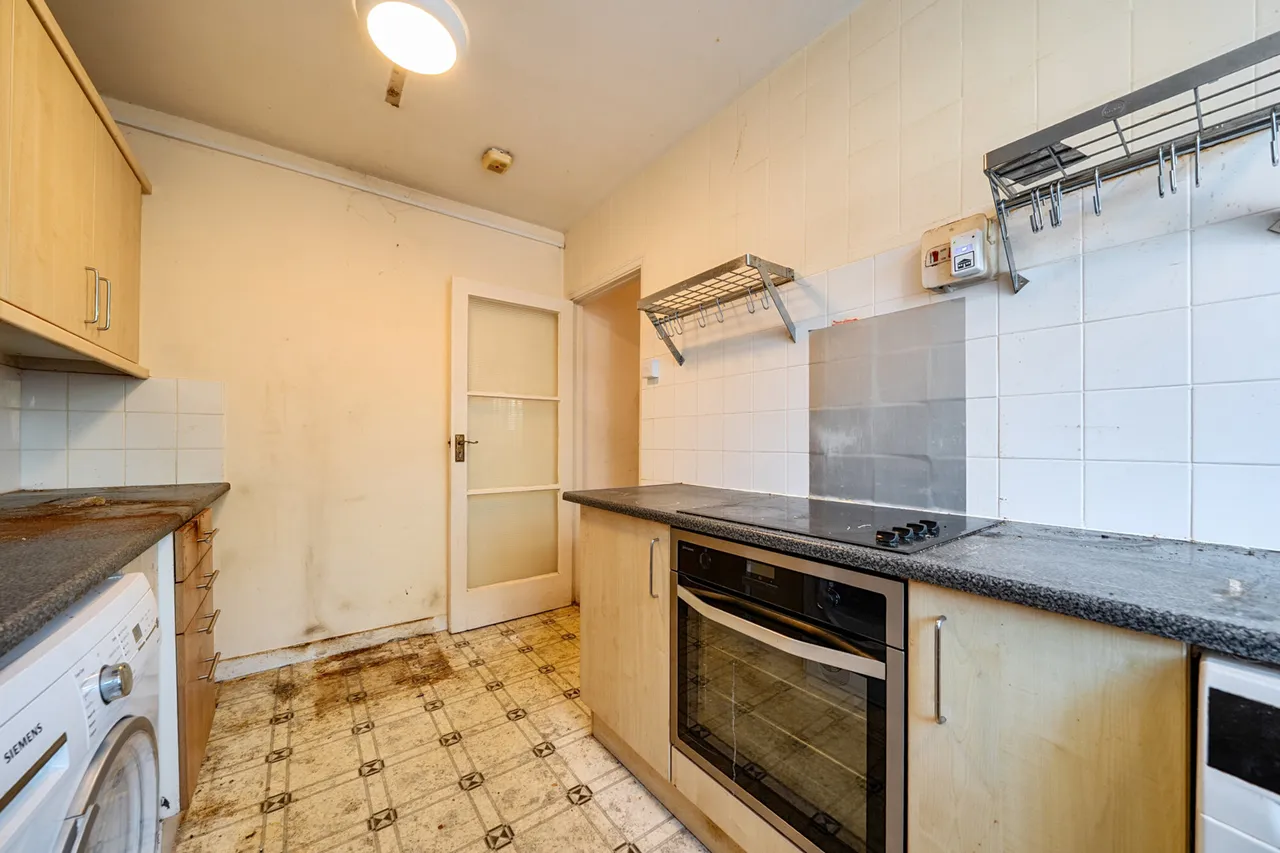 Cervantes Court, Northwood, HA6, photo 4