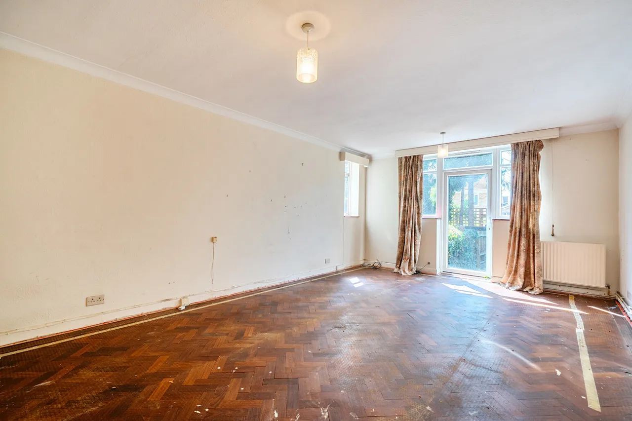 Cervantes Court, Northwood, HA6, photo 6