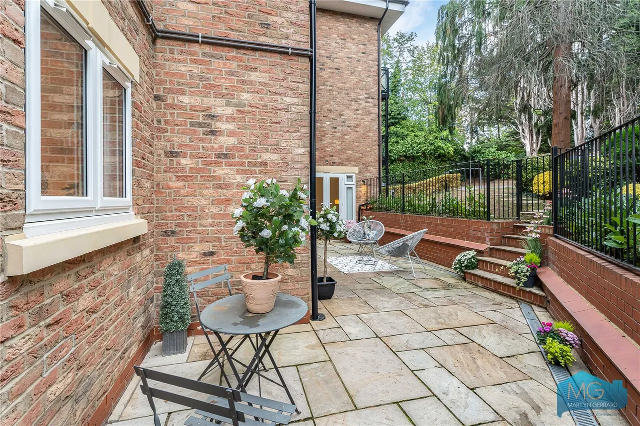 Holden Road, London, N12, photo 8