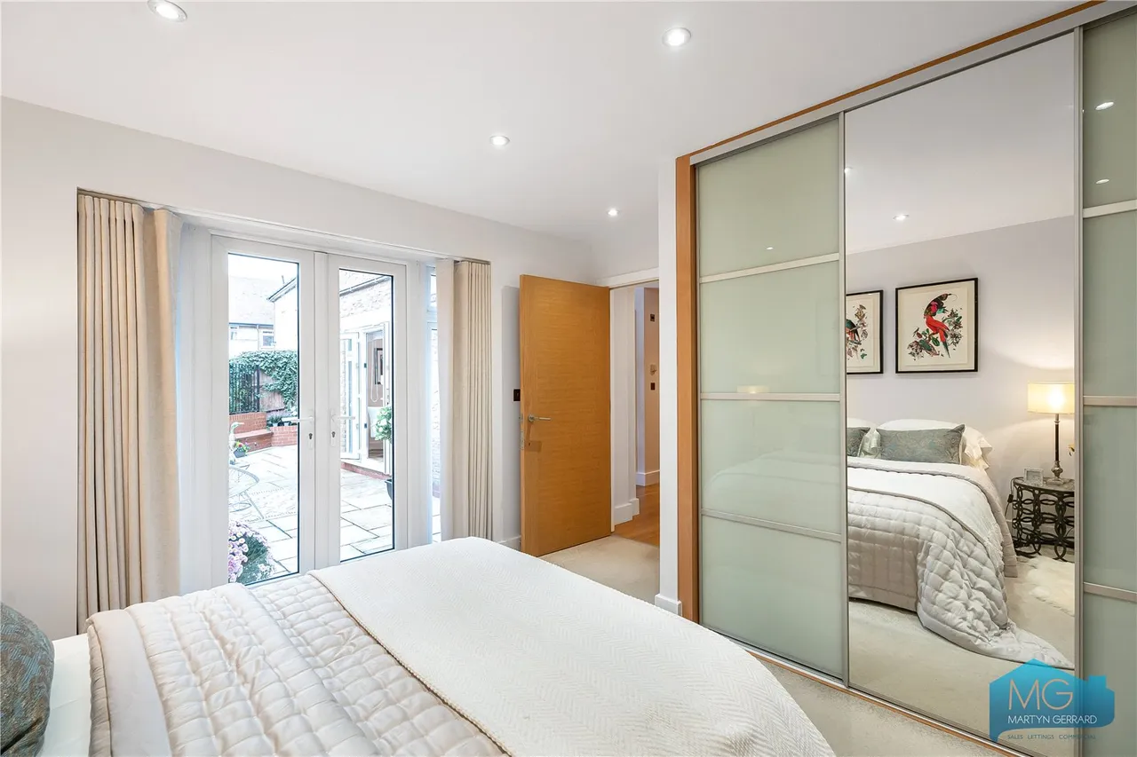 Holden Road, London, N12, photo 17