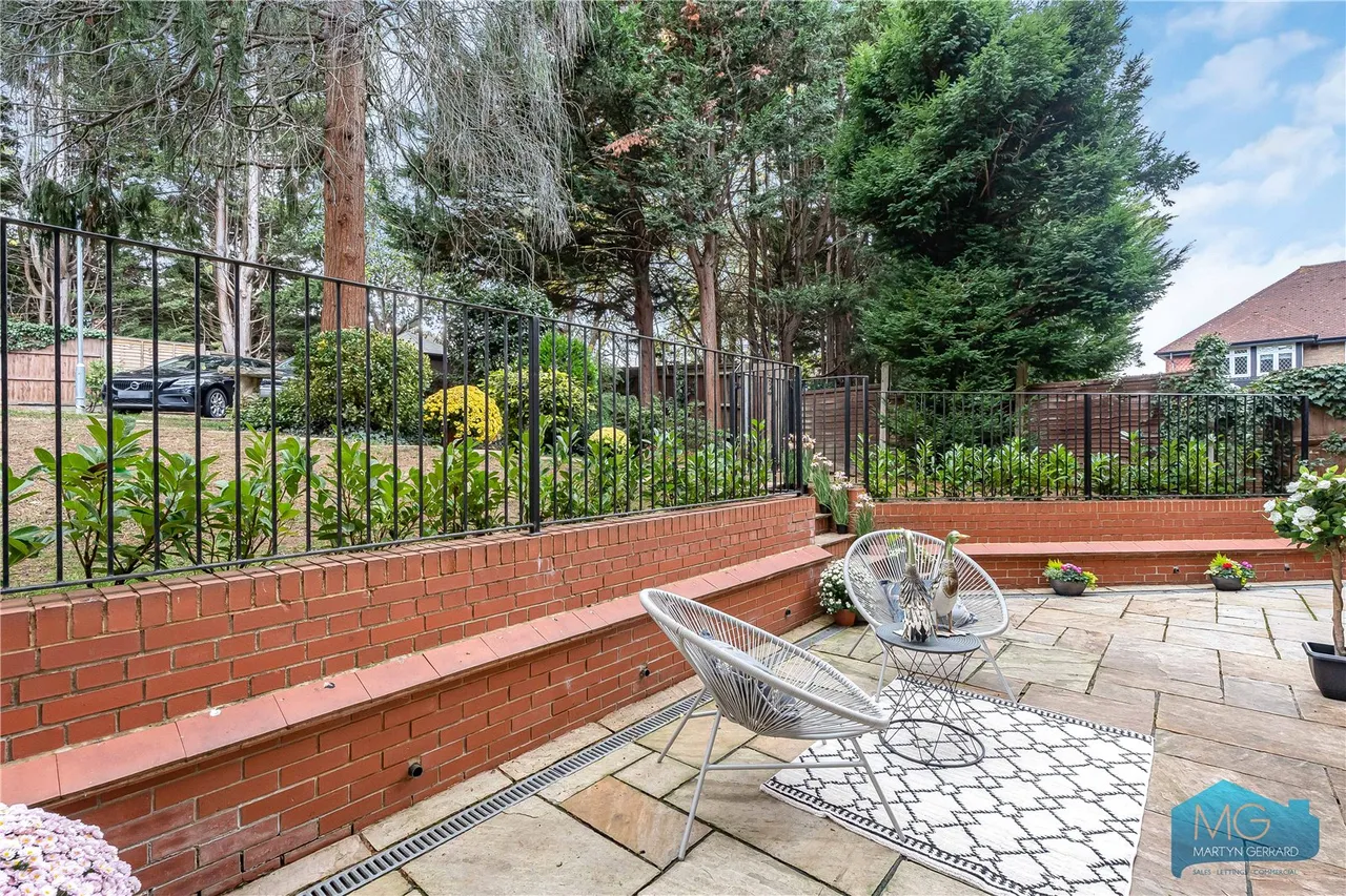 Holden Road, London, N12, photo 19