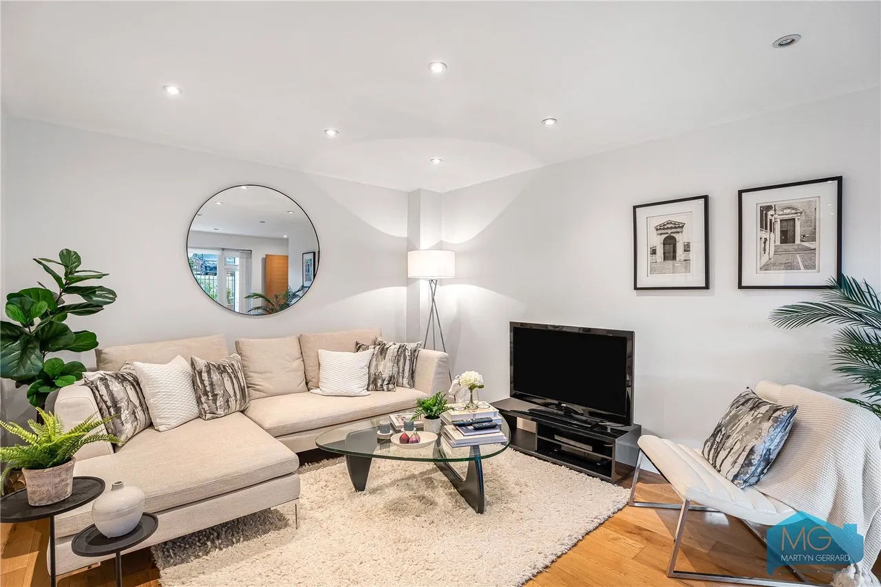 Holden Road, London, N12, photo 11