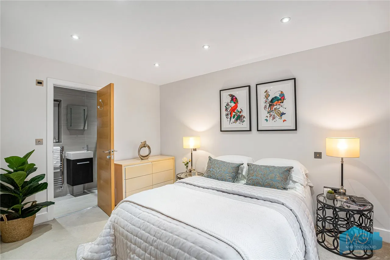 Holden Road, London, N12, photo 3